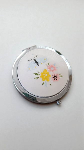 Çini Cep Aynası-Çiçek ve Kelebek Detaylı