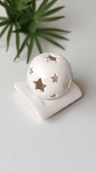 El Yapımı Seramik Yıldızlı Küre Mumluk