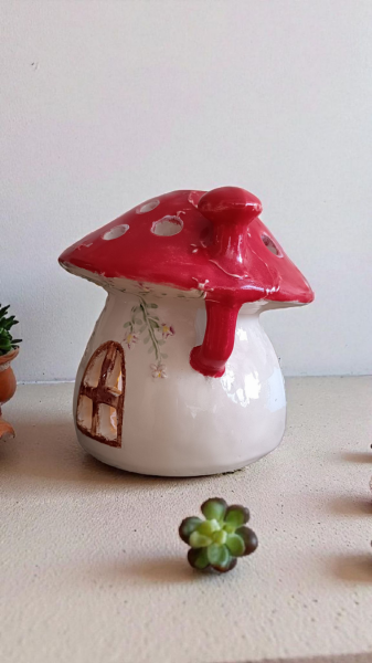 El Yapımı Seramik Mantar Ev Mumluk