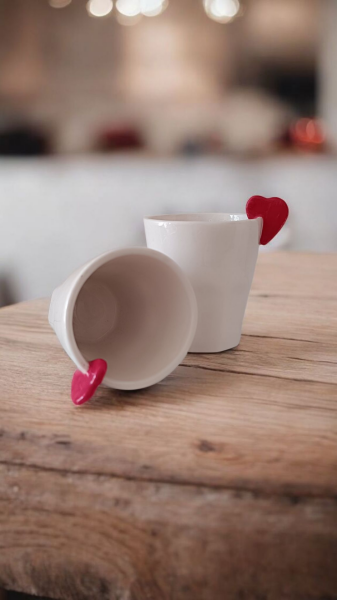 El Yapımı Seramik Bardak 2'li - Kalp Detaylı